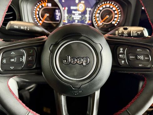 Used 2024 Jeep Wrangler Unlimited Rubicon AWD/4WD image 17