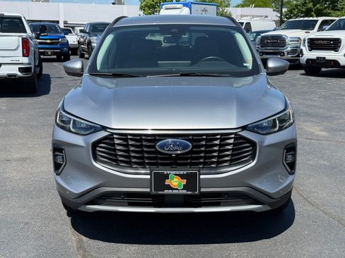 Used 2023 Ford Escape Platinum AWD/4WD image 3