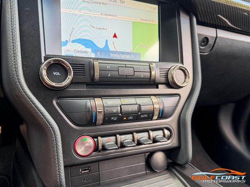 Used 2022 Ford Mustang Shelby GT500 w/ Carbon Fiber Track Pack RWD image 17