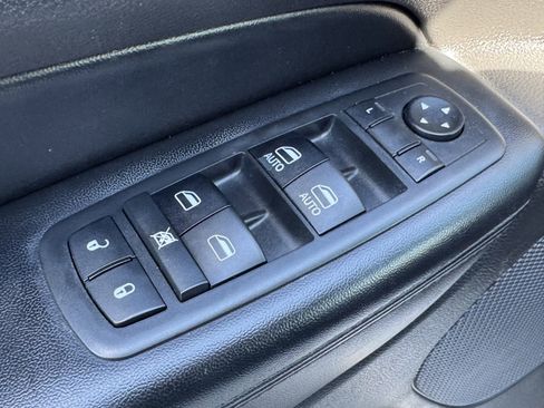 Used 2017 Jeep Grand Cherokee Altitude image 23