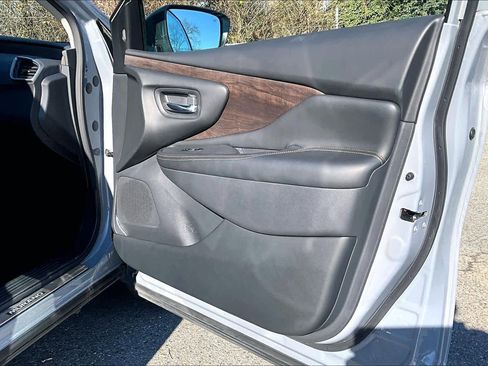 Used 2023 Nissan Murano Platinum w/ Cargo Package image 23