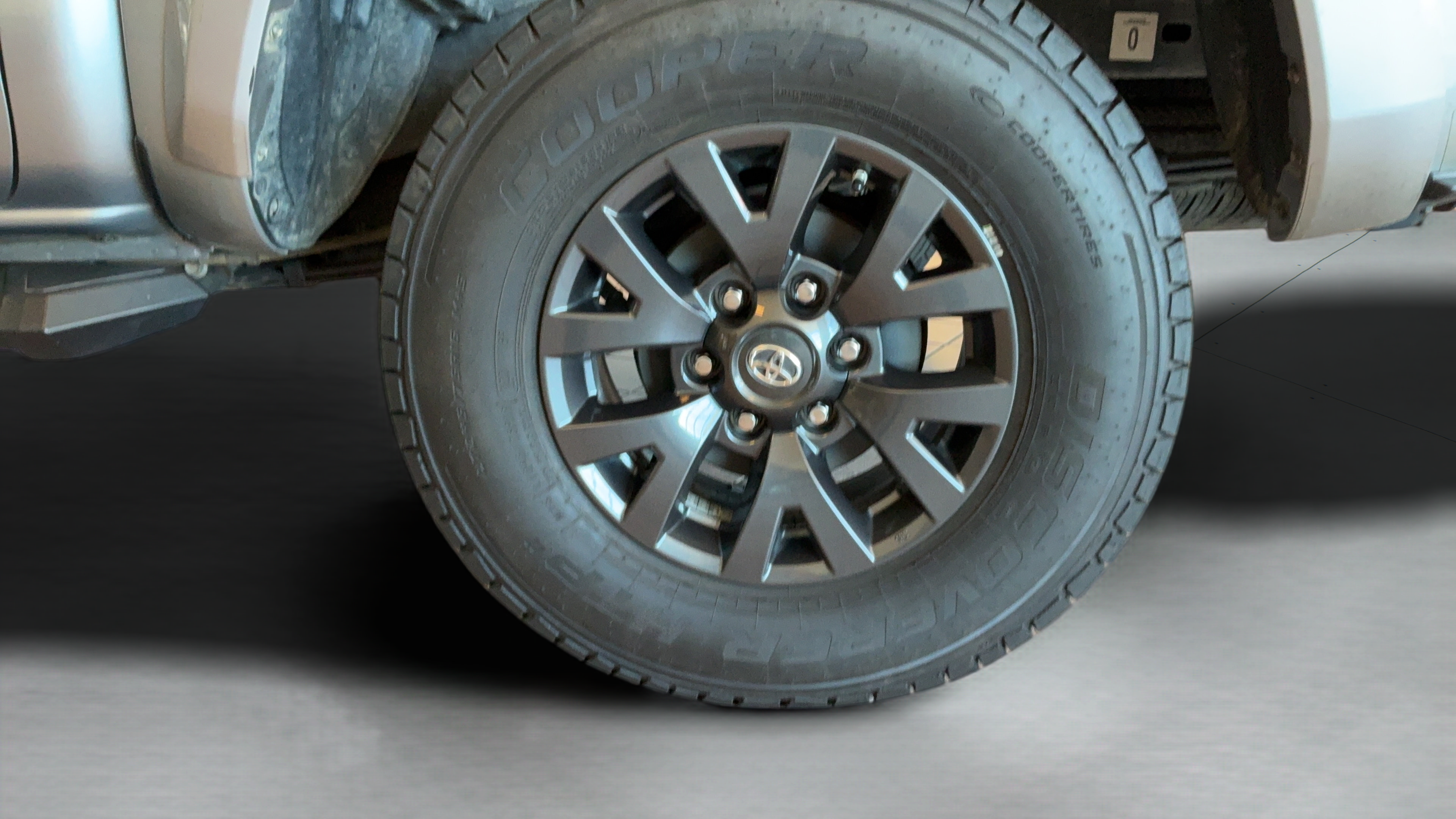 Used 2020 Toyota Tacoma SR5 RWD image 22