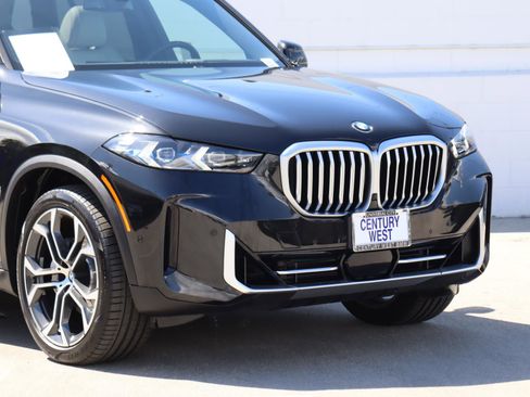 Used 2025 BMW X5 sDrive40i w/ Premium Package image 2