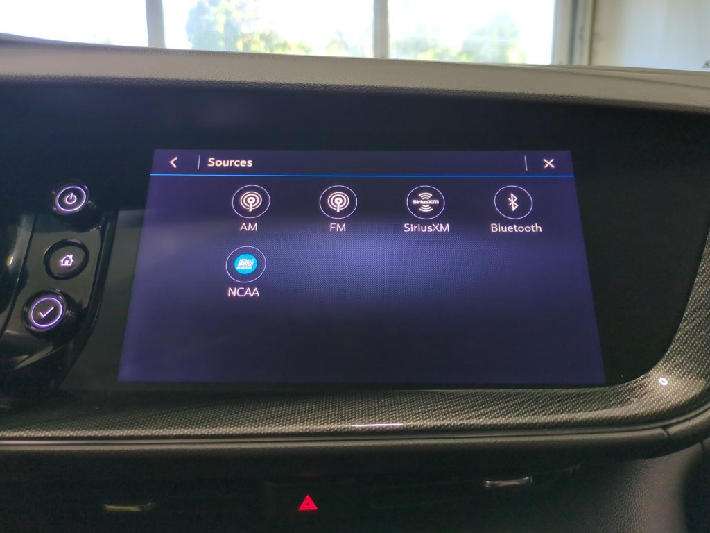 Used 2021 Buick Envision Essence w/ Technology Package I AWD/4WD image 34