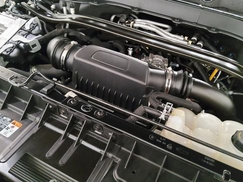 Used 2022 Ford Explorer ST image 33