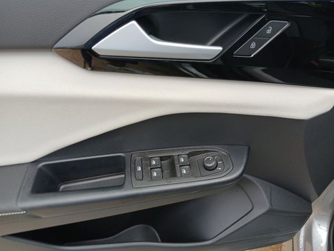 New 2026 Volkswagen Taos S FWD image 10