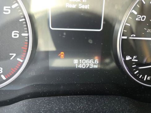 Used 2024 Subaru Crosstrek 2.0i Premium image 17