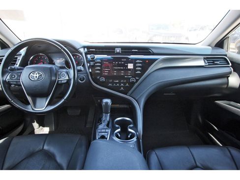 Used 2019 Toyota Camry XSE image 11