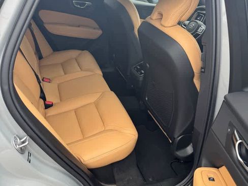 Used 2025 Volvo XC60 B5 Ultra image 16