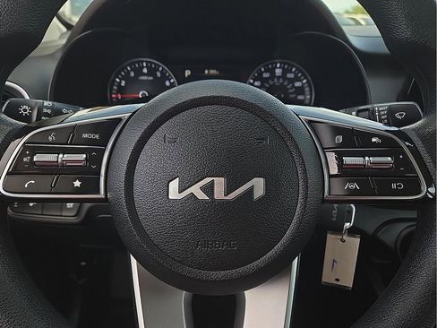 Used 2023 Kia Forte LXS w/ LXS Technology Package FWD image 20