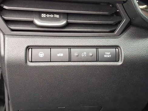 Used 2021 Nissan Altima 2.5 SV w/ SV Premium Package image 26