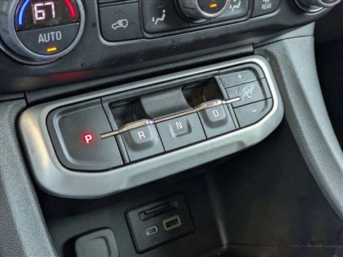 Used 2023 GMC Acadia SLE w/ Driver Convenience Package image 12