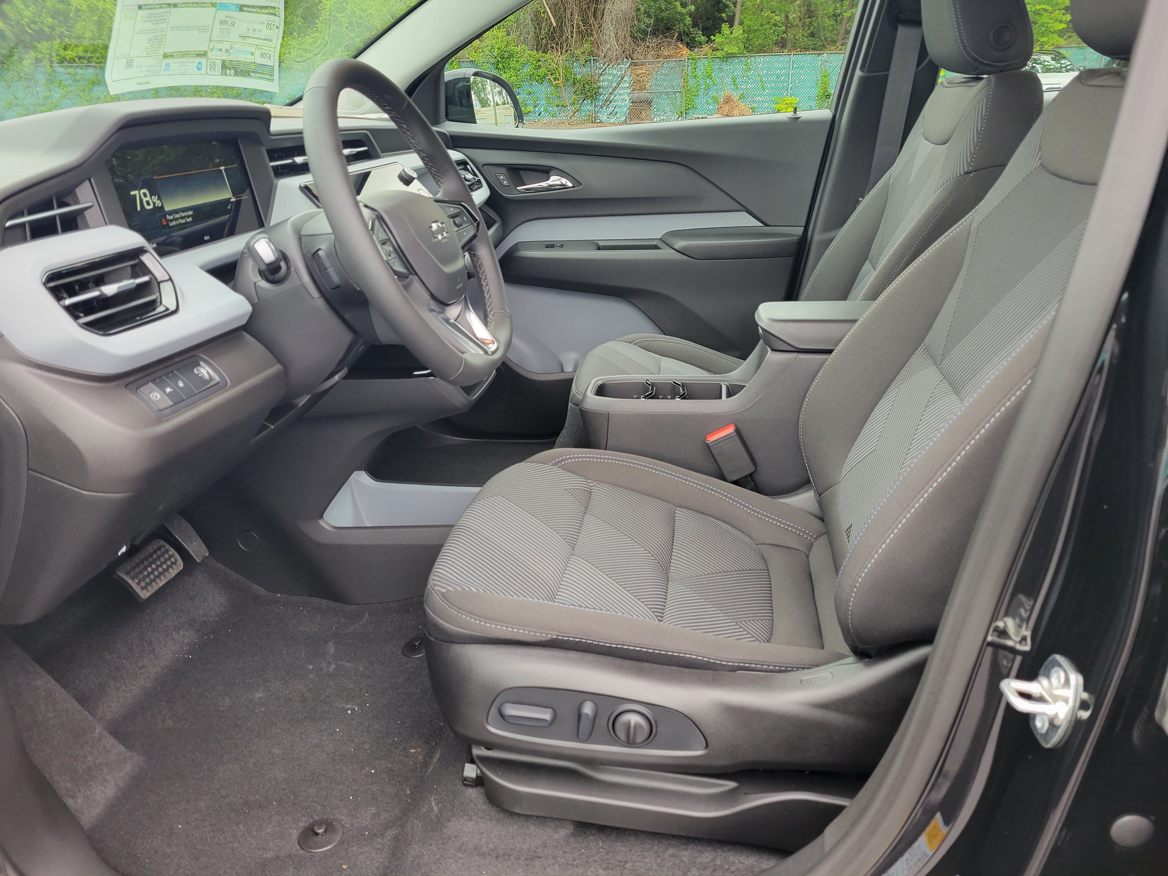 New 2027 Chevrolet Bolt LT w/ Comfort Package FWD image 30
