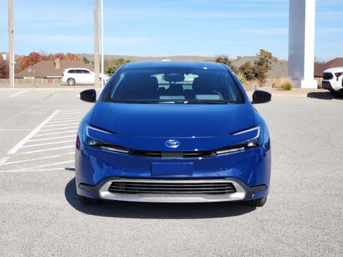 New 2026 Toyota Prius Plug-In Hybrid FWD image 6
