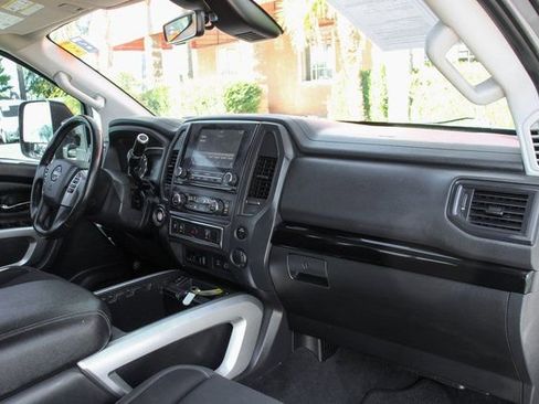 Used 2023 Nissan Titan SV w/ SV Convenience Package image 34
