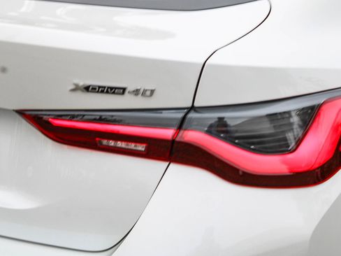 Certified 2025 BMW i4 xDrive40i AWD/4WD image 7