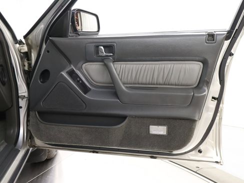 Used 1987 Acura Legend L image 26