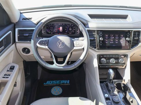 Certified 2023 Volkswagen Atlas SE w/ Panoramic Sunroof Package image 20