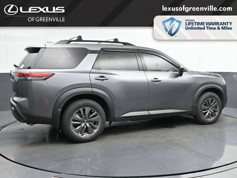Used 2022 Nissan Pathfinder SV FWD image 8