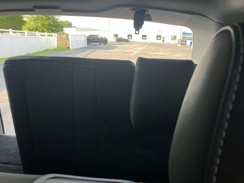 Used 2019 GMC Yukon SLT AWD/4WD image 11