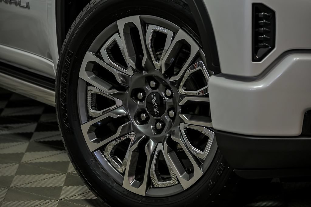 Certified 2025 GMC Sierra 1500 Denali Ultimate AWD/4WD image 3