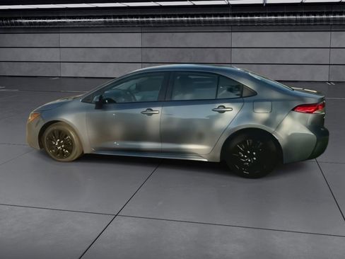 Used 2024 Toyota Corolla LE image 6