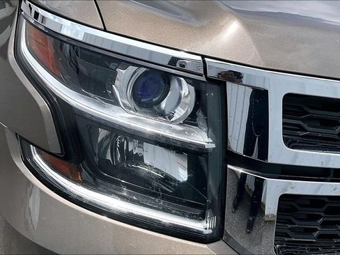 Used 2016 Chevrolet Suburban LS w/ Enhanced Driver Alert Package RWD image 29