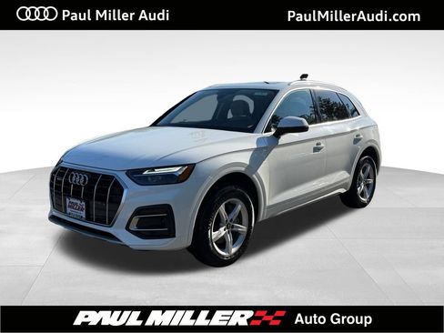 Used 2023 Audi Q5 2.0T Premium w/ Convenience Package AWD/4WD image 1