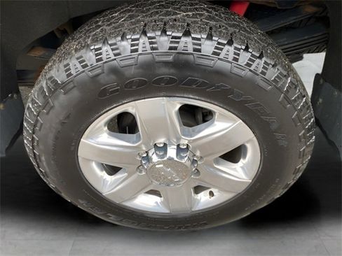Used 2020 Chevrolet Silverado 3500 LTZ w/ LTZ Convenience Package image 39