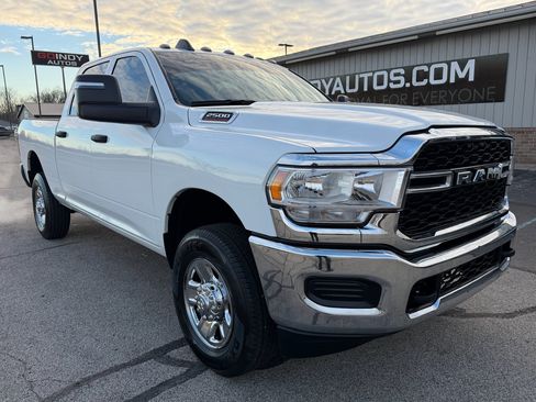 Used 2024 RAM 2500 Tradesman w/ Chrome Appearance Group image 8