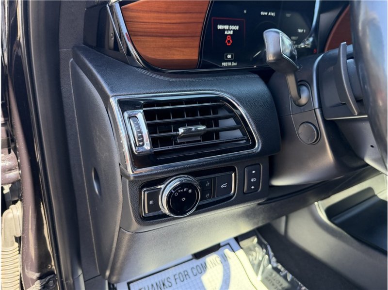 Used 2019 Lincoln Navigator Select RWD image 37