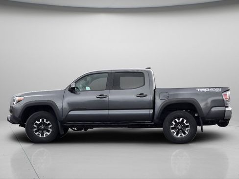 Used 2023 Toyota Tacoma TRD Off-Road w/ Black Out Package (TMS) AWD/4WD image 18