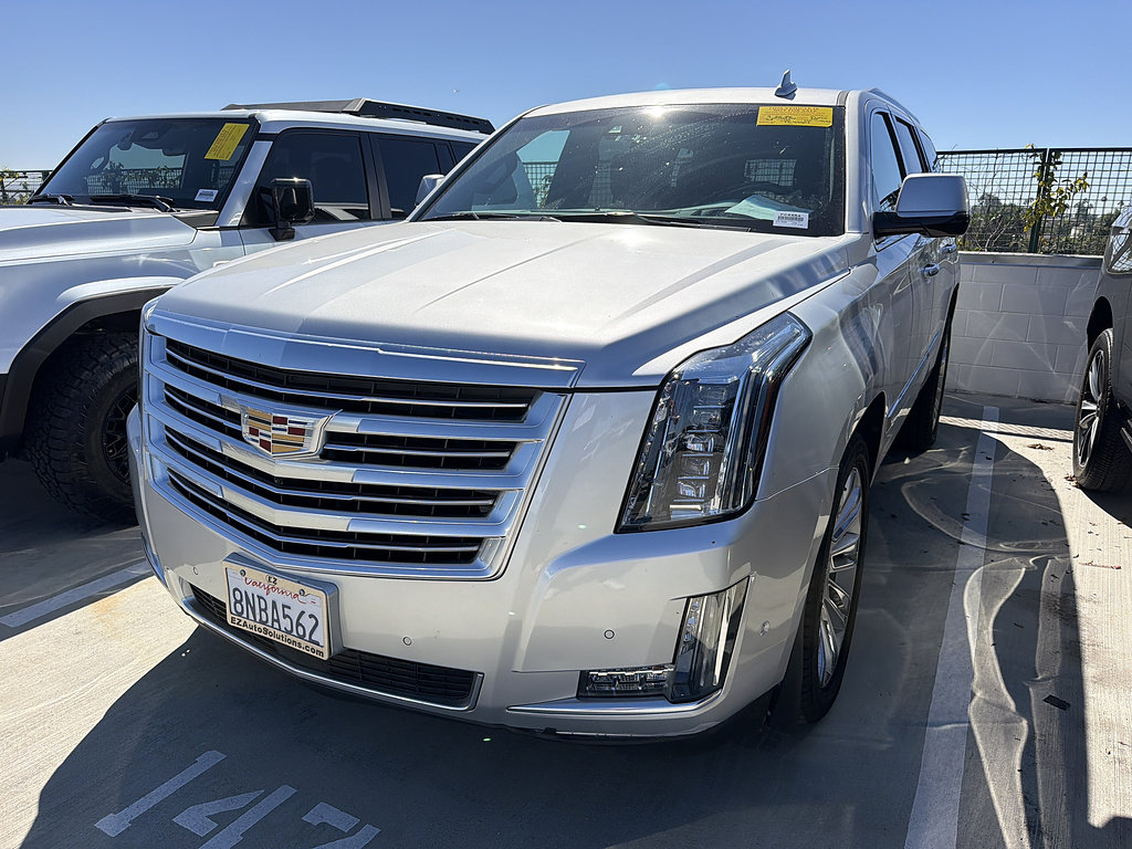 Used 2019 Cadillac Escalade Platinum AWD/4WD image 2