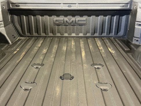 Used 2025 GMC Sierra 2500 AT4 AWD/4WD image 14