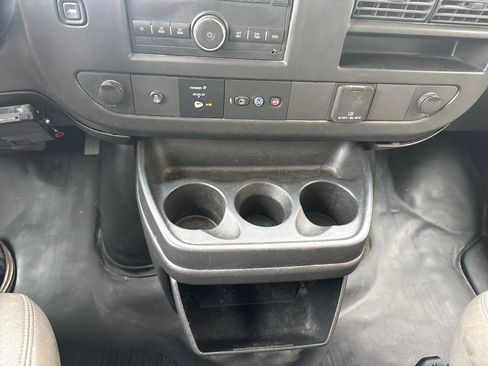 Used 2018 Chevrolet Express 3500 w/ Power Convenience Package RWD image 11