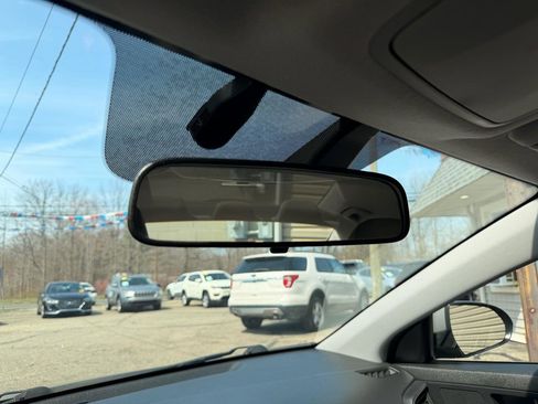 Used 2020 Hyundai Elantra SE w/ Convenience Package (C2) image 35