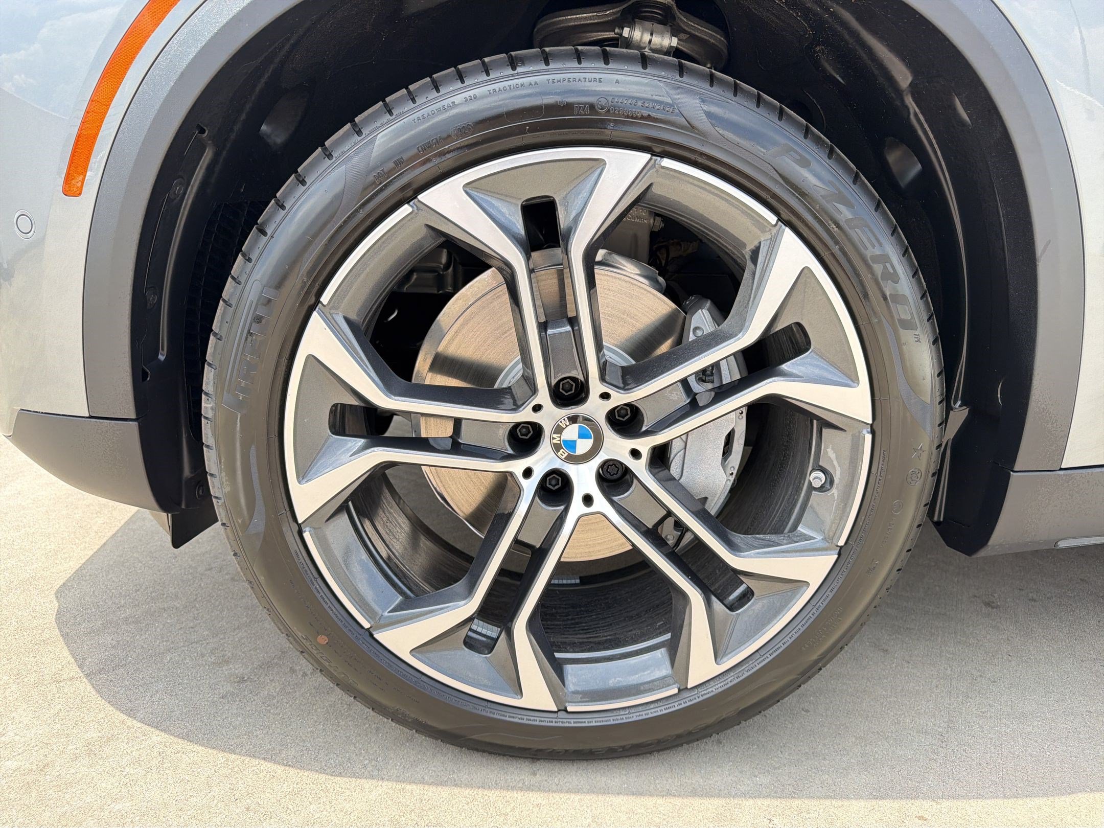 Used 2026 BMW X5 xDrive40i w/ Premium Package AWD/4WD image 12