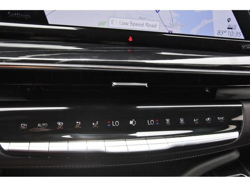 Certified 2024 Cadillac Escalade ESV V w/ Heavy-Duty Trailer Package AWD/4WD image 23