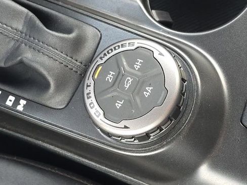 Used 2023 Ford Bronco Badlands image 35