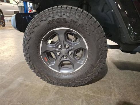Certified 2023 Jeep Gladiator Rubicon w/ LED Lighting Group AWD/4WD image 9