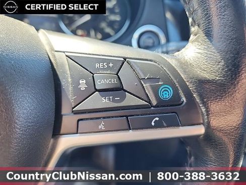 Certified 2019 Nissan Rogue SV w/ Sun & Sound Touring Package image 20