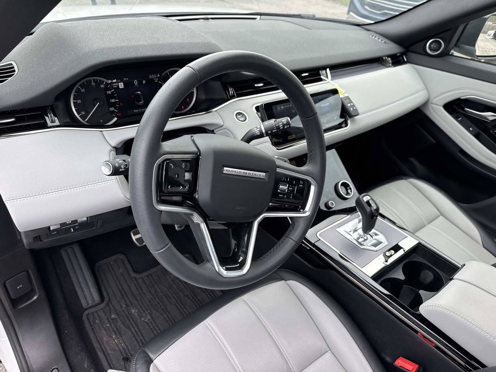Used 2023 Land Rover Range Rover Evoque R-Dynamic SE AWD/4WD image 18