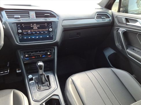 Used 2024 Volkswagen Tiguan SE R-Line FWD image 15