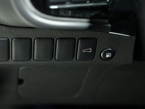 Used 2018 Mitsubishi Outlander SEL image 30