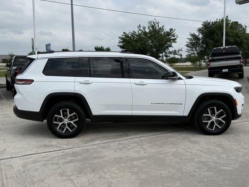 Used 2024 Jeep Grand Cherokee L Limited AWD/4WD image 3