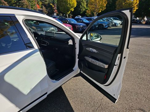 Certified 2025 Genesis GV70 3.5T Sport w/ Sport Advanced Package image 28