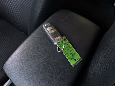 Used 2013 MAZDA MAZDA3 i Touring FWD image 26