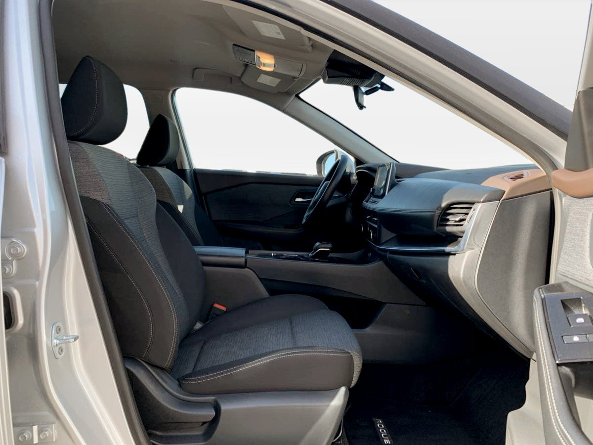 Used 2023 Nissan Rogue SV FWD image 19