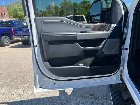 Used 2024 Ford F250 Lariat w/ Lariat Ultimate Package AWD/4WD image 10