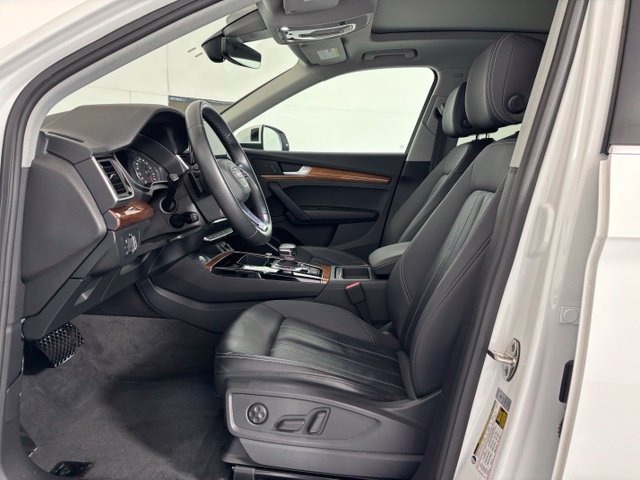 Used 2022 Audi Q5 2.0T Premium w/ Convenience Package AWD/4WD image 11